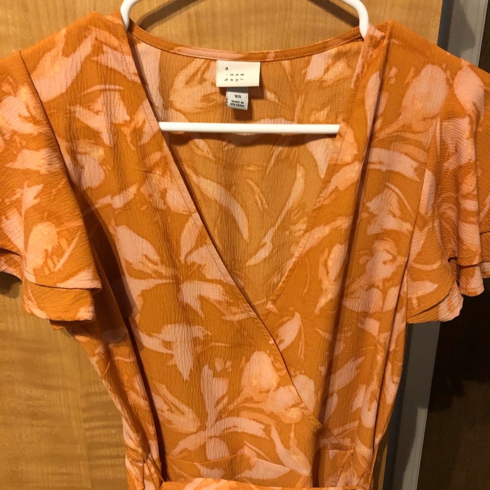 Women’s Summer/Fall MIDI dress.